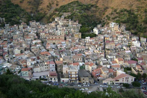I Circoscrizione condanna aggressione