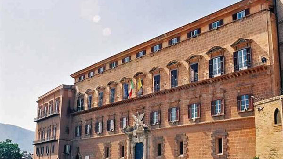 "Spese pazze" all'Ars: assolto Lentini, Rinaldi rinviato a giudizio