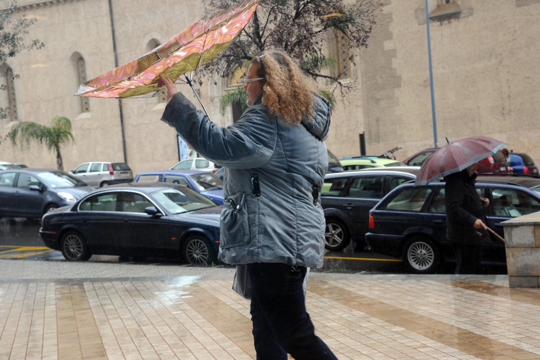 Colpo di coda dell'inverno: vento e grandine a Messina