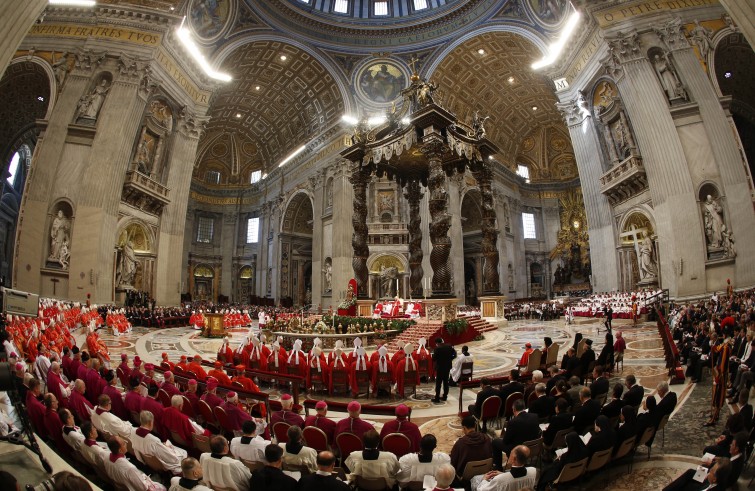 Papa Francesco "dona" il Pallio all'arcivescovo di Messina