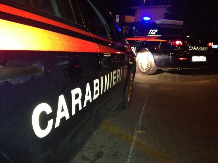 Ipnotizzavano le loro vittime per rapinarle, scattano gli arresti