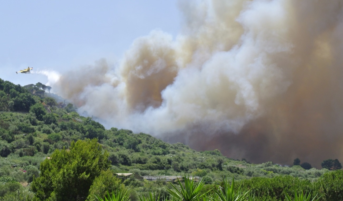 Messina brucia, inferno tra Piano Torre e Spartà