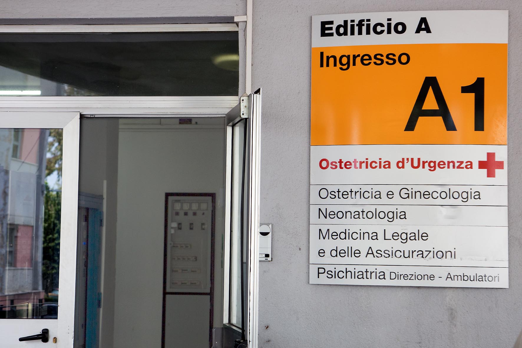 Lite in sala parto al Policlinico, ginecologo condannato