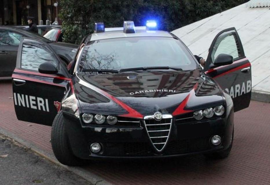 Falsi ciechi: tre persone "smascherate" dai carabinieri, truffa da 200mila euro