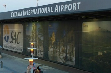 Rubano smart-watch a messinese in aeroporto: denunciati