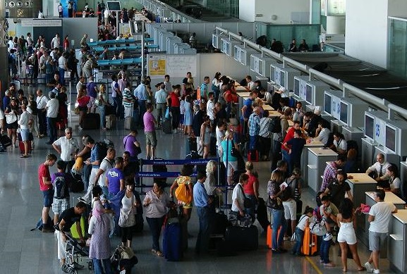 Norme e diritti per chi viaggia, torna lo sportello del turista di Confconsumatori