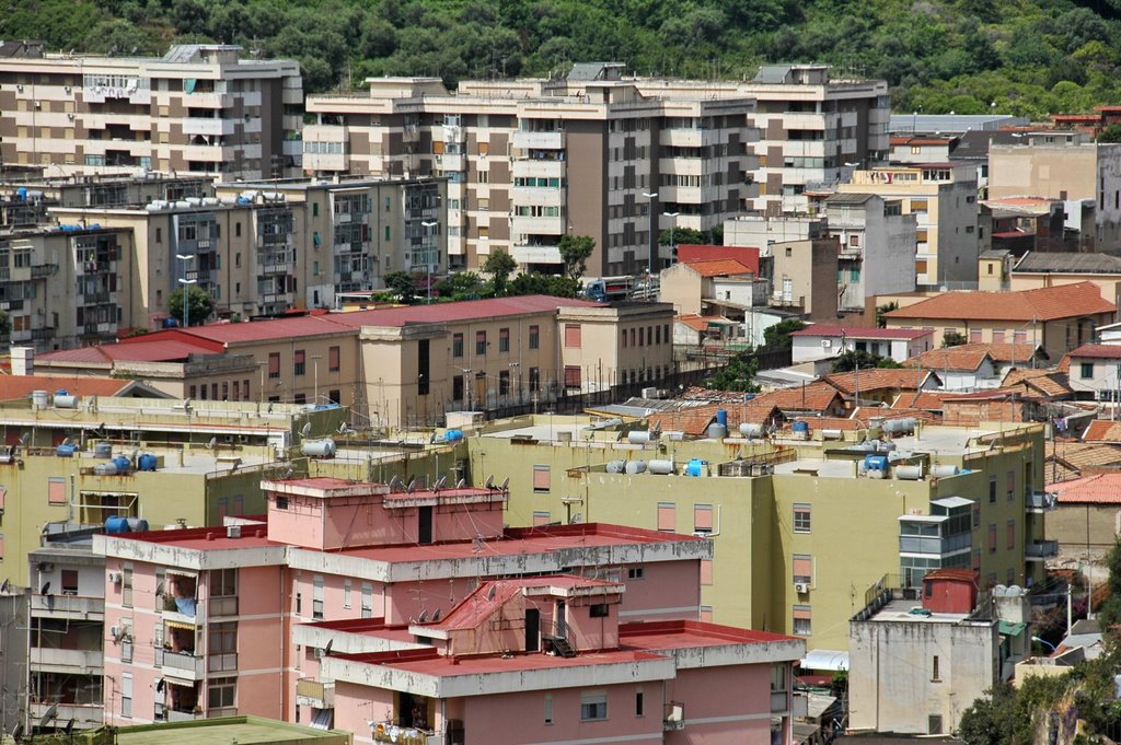 Cacciotto-Gioveni: "AAA Cercasi operatori ecologici a Camaro"