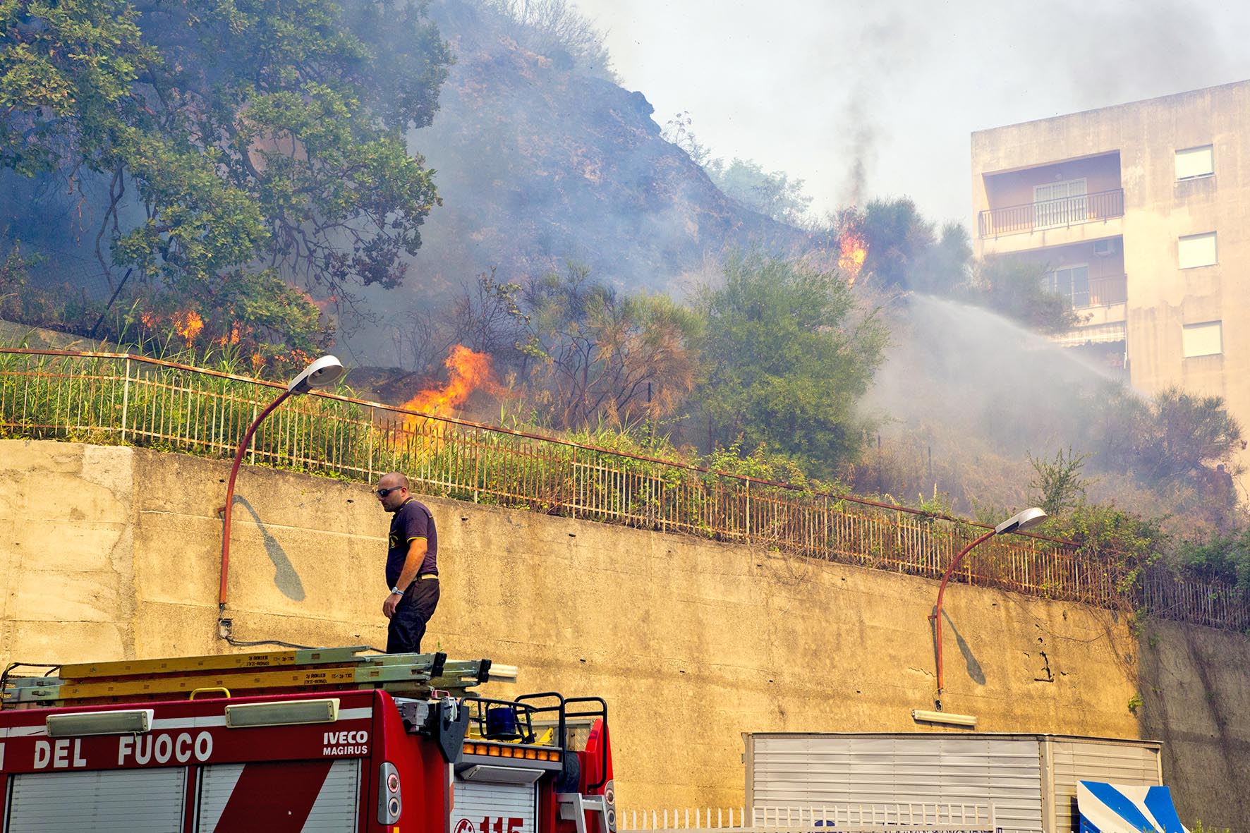 Incendi estivi, il diktat della Prefettura: "Serve prevenzione"