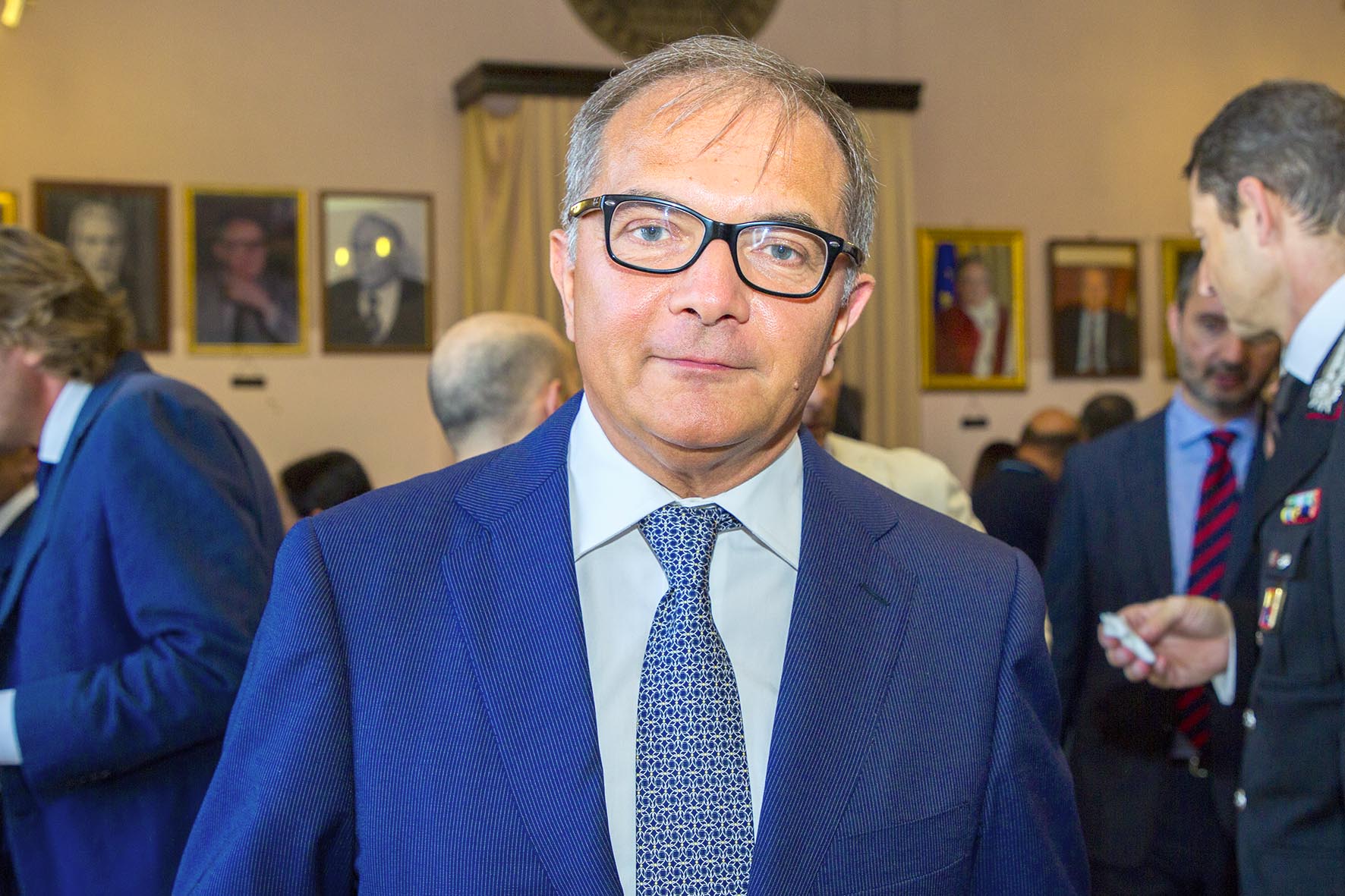 De Lucia smentisce inchiesta su sezione parallela di Pg dei vigili. De Luca: "Mi vogliono fare fuori"