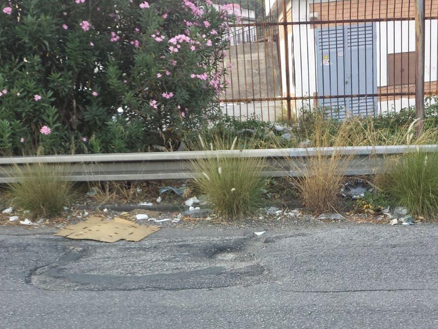 Svincoli di Messina Centro e Gazzi nel degrado, Barresi e Carbone scrivono al Cas