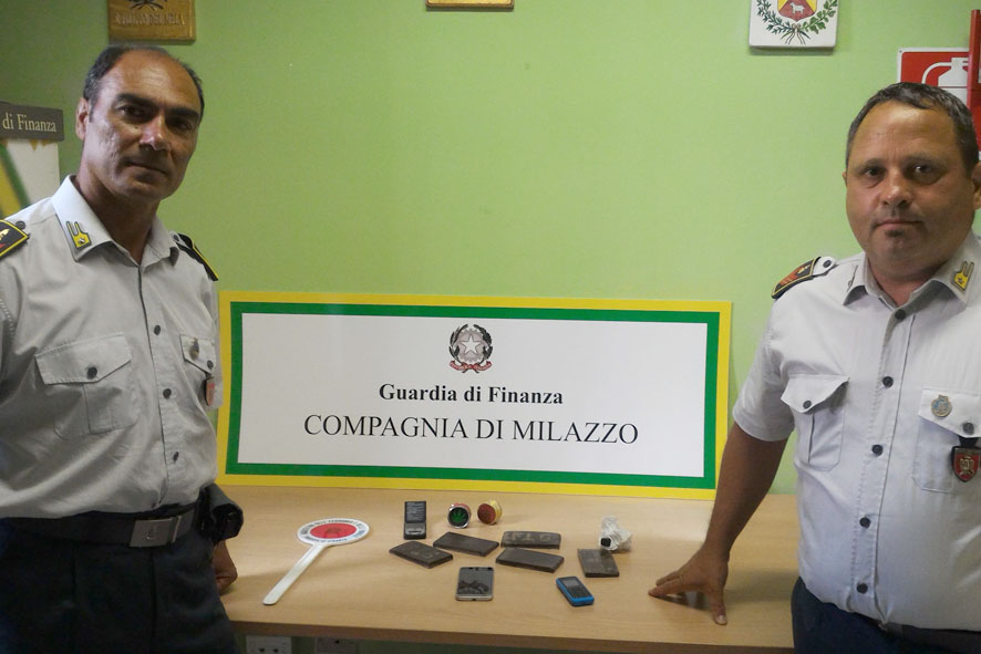 Aveva mezzo chilo di hashish: ambulante marocchino arrestato dalla GdF