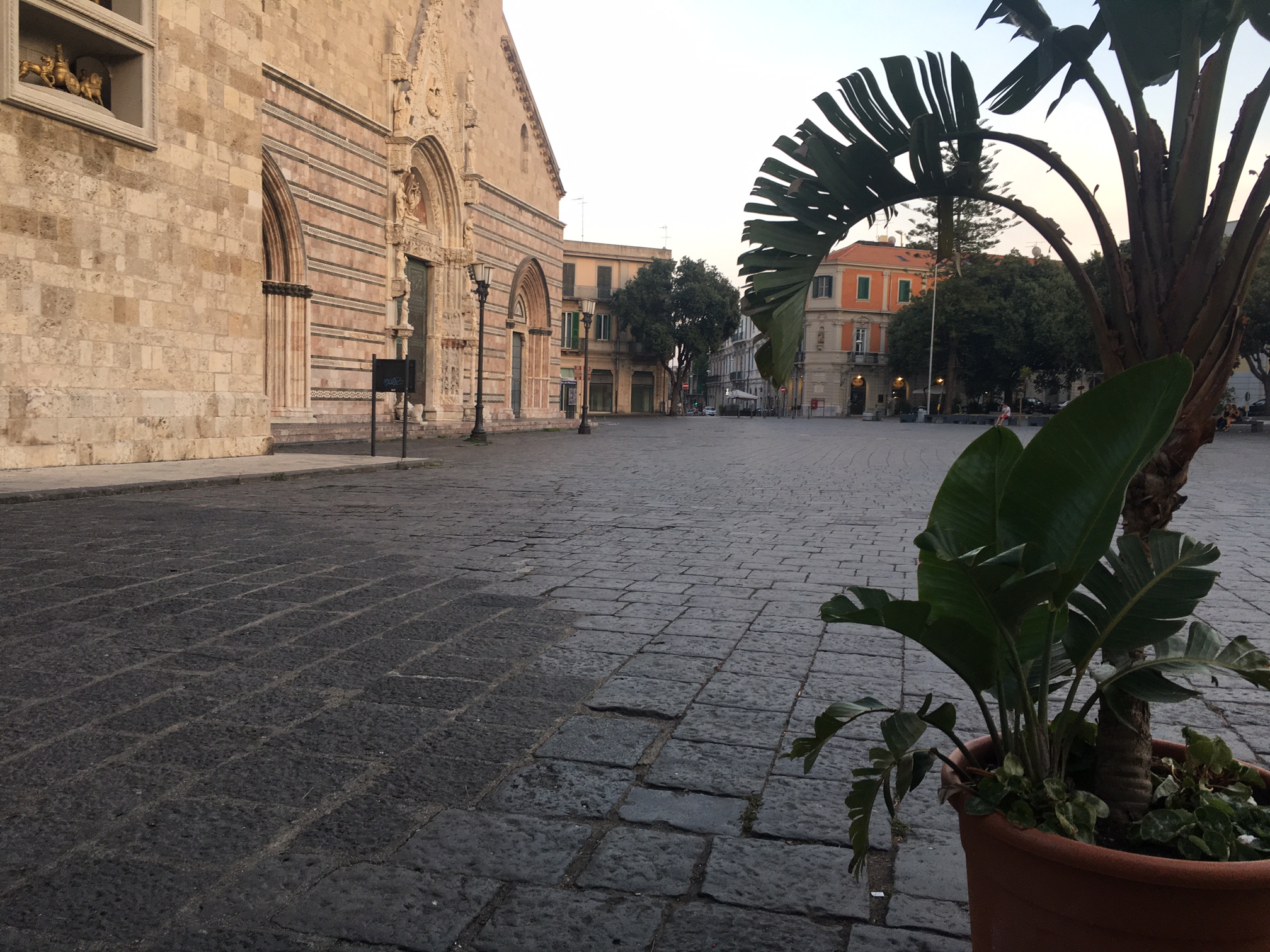 Isola pedonale Piazza Duomo: Zuccarello chiede un confronto con De Luca