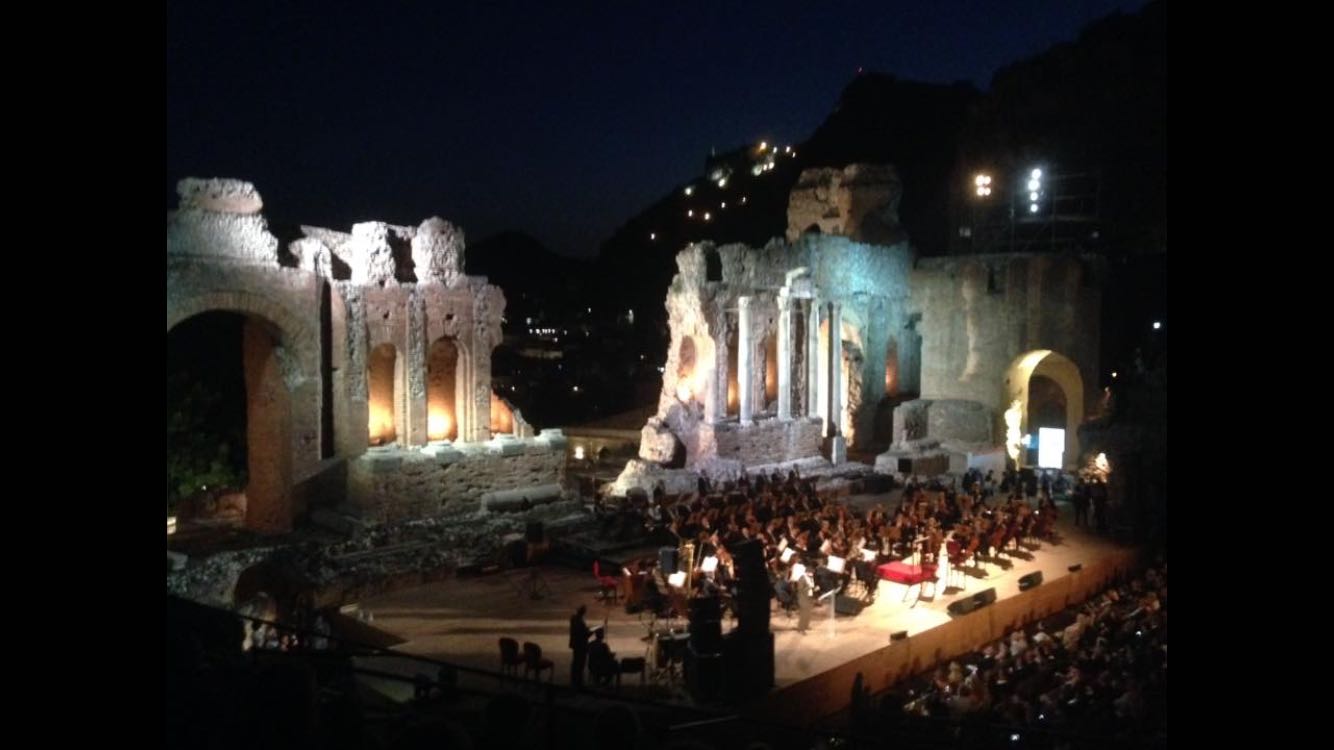 Caos Taormina, Bolognari impone la chiusura del Teatro Antico a Ferragosto