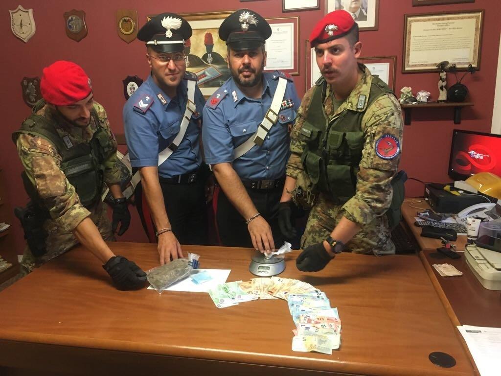 Blitz antidroga al rione Mangialupi: scattano tre arresti