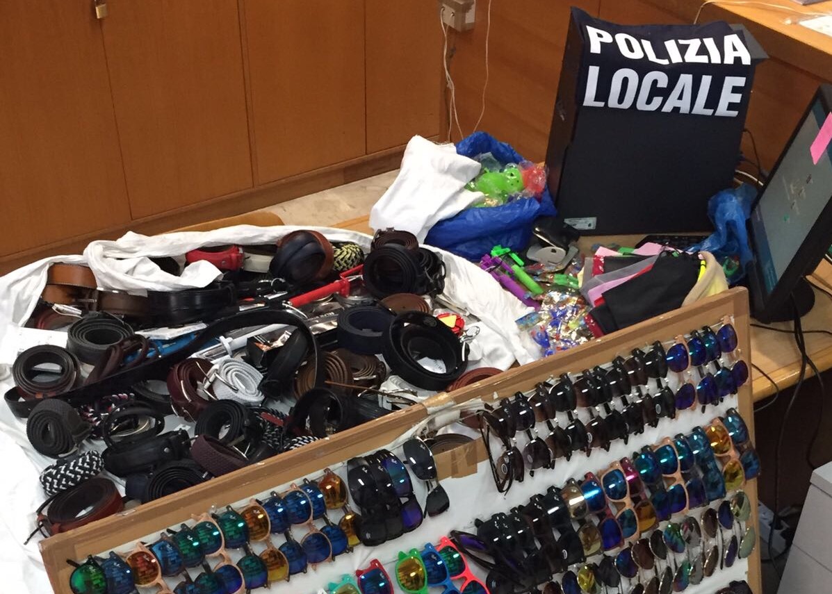 Ambulantato selvaggio: multe e sequestri a Taormina