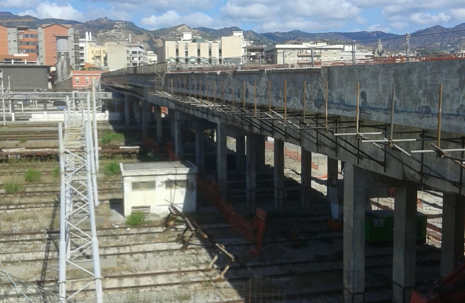 Lavori metroferrovia, limitazioni viarie sul cavalcavia fino al 30 novembre