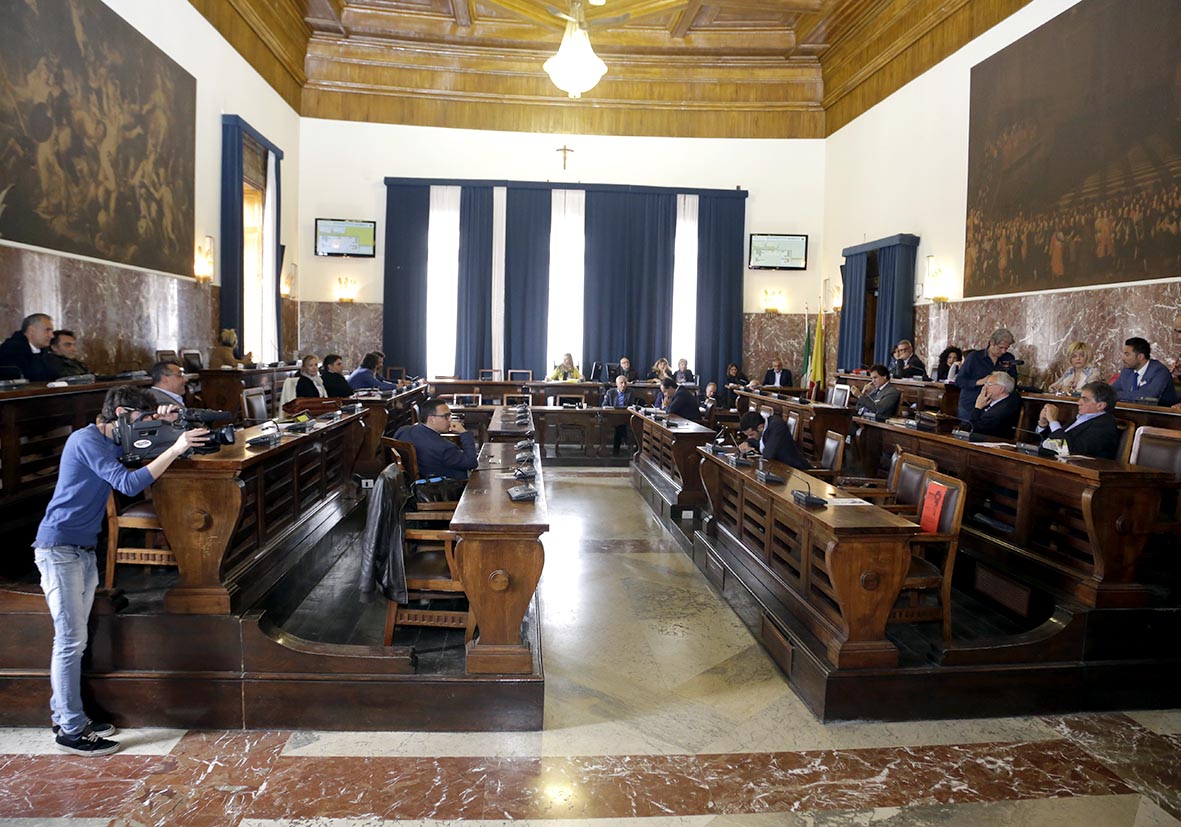 Il Consuntivo arriva in Consiglio, si cercano dieci volontari