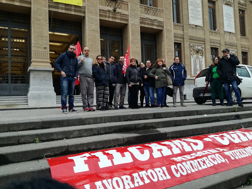 Servizio pulizia, il Comune non paga le fatture e i lavoratori sono senza stipendio