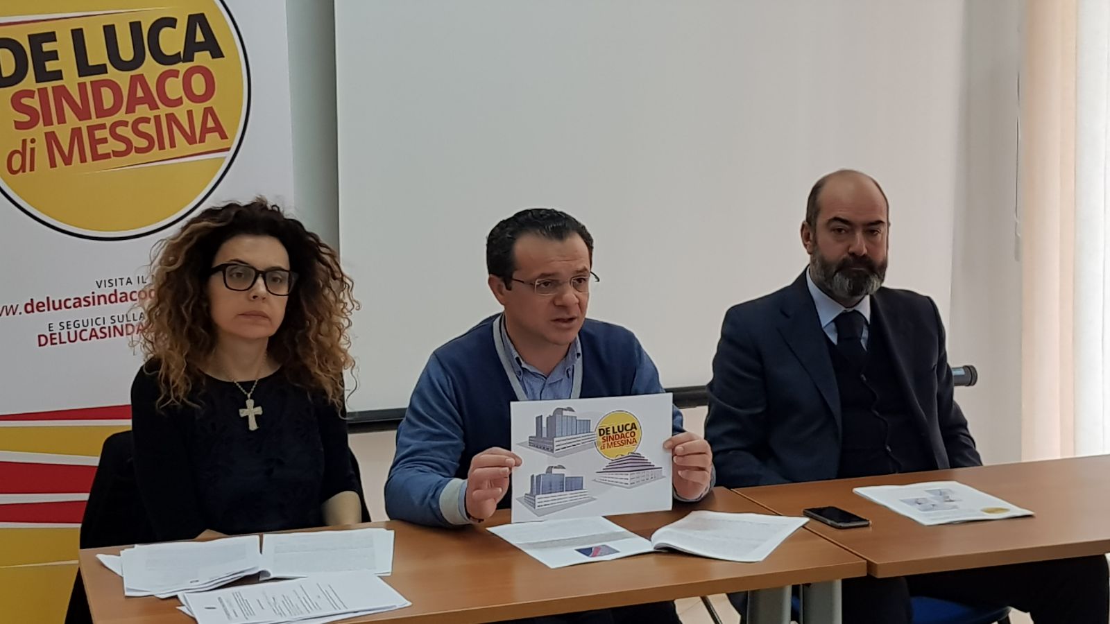 Storture Prg, De Luca: "Salvacolline tradotta: Salvatasche. Estirperemo Lebbrosario urbano con 3500 case e partenariato misto"