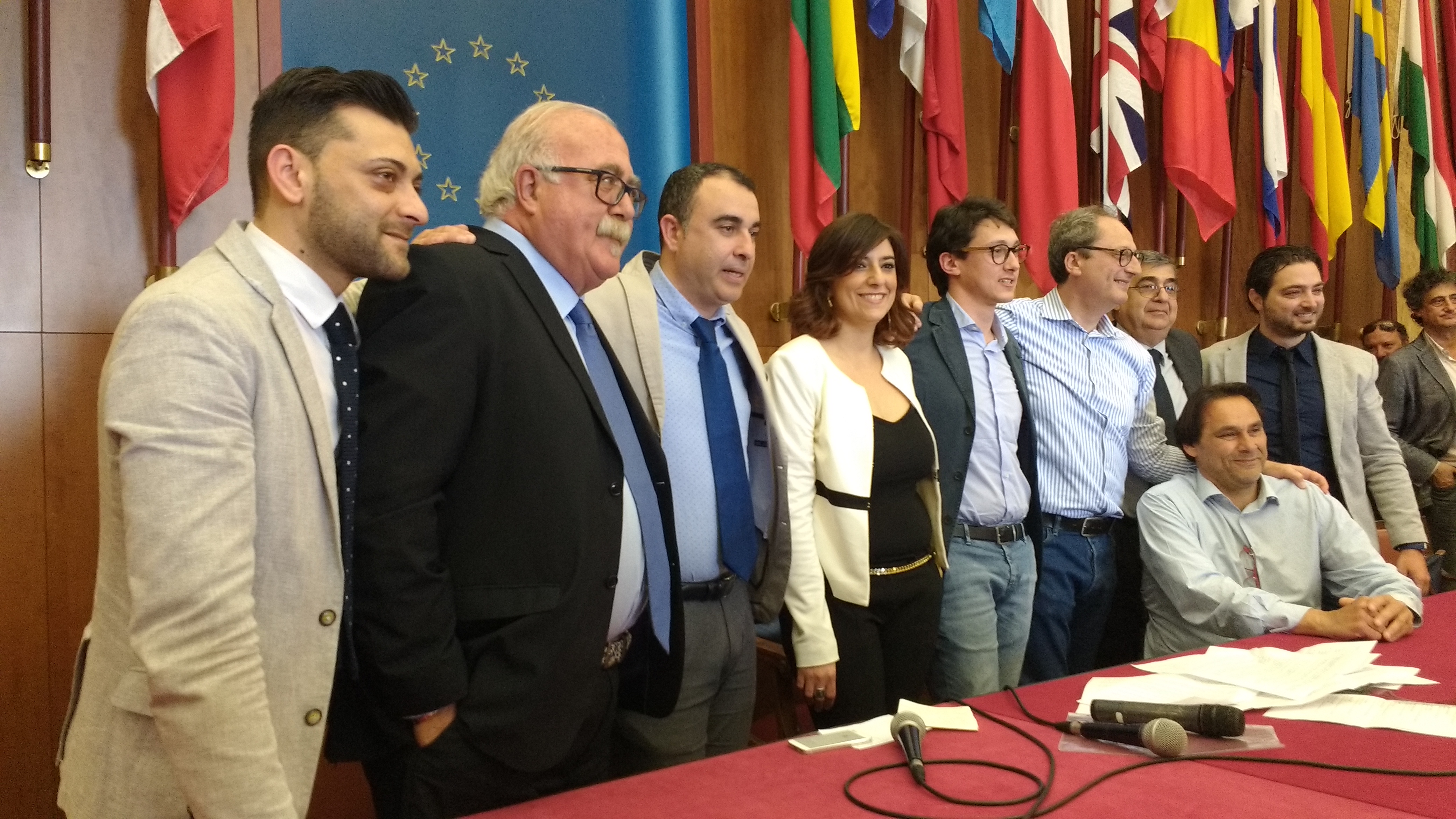 Saitta all'attacco: "Gli altri simulano inciuci con scambio doni. Registi Genovese e Germanà. Noi team sindaci-cosindaci"