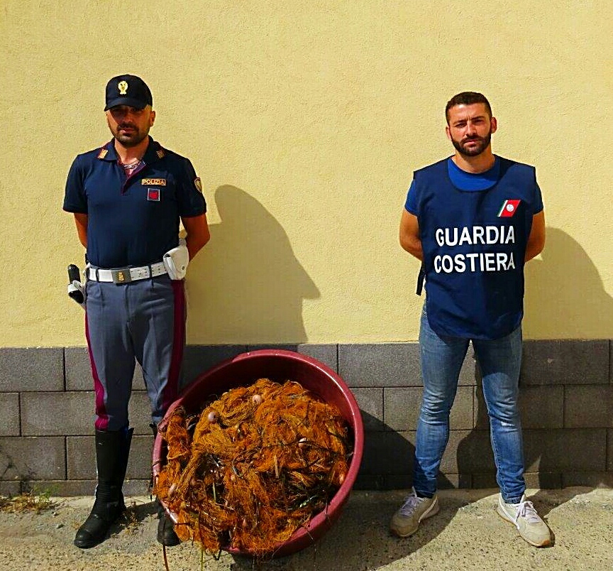 Pescava dove non poteva: Polizia sequestra reti, pesce e natante