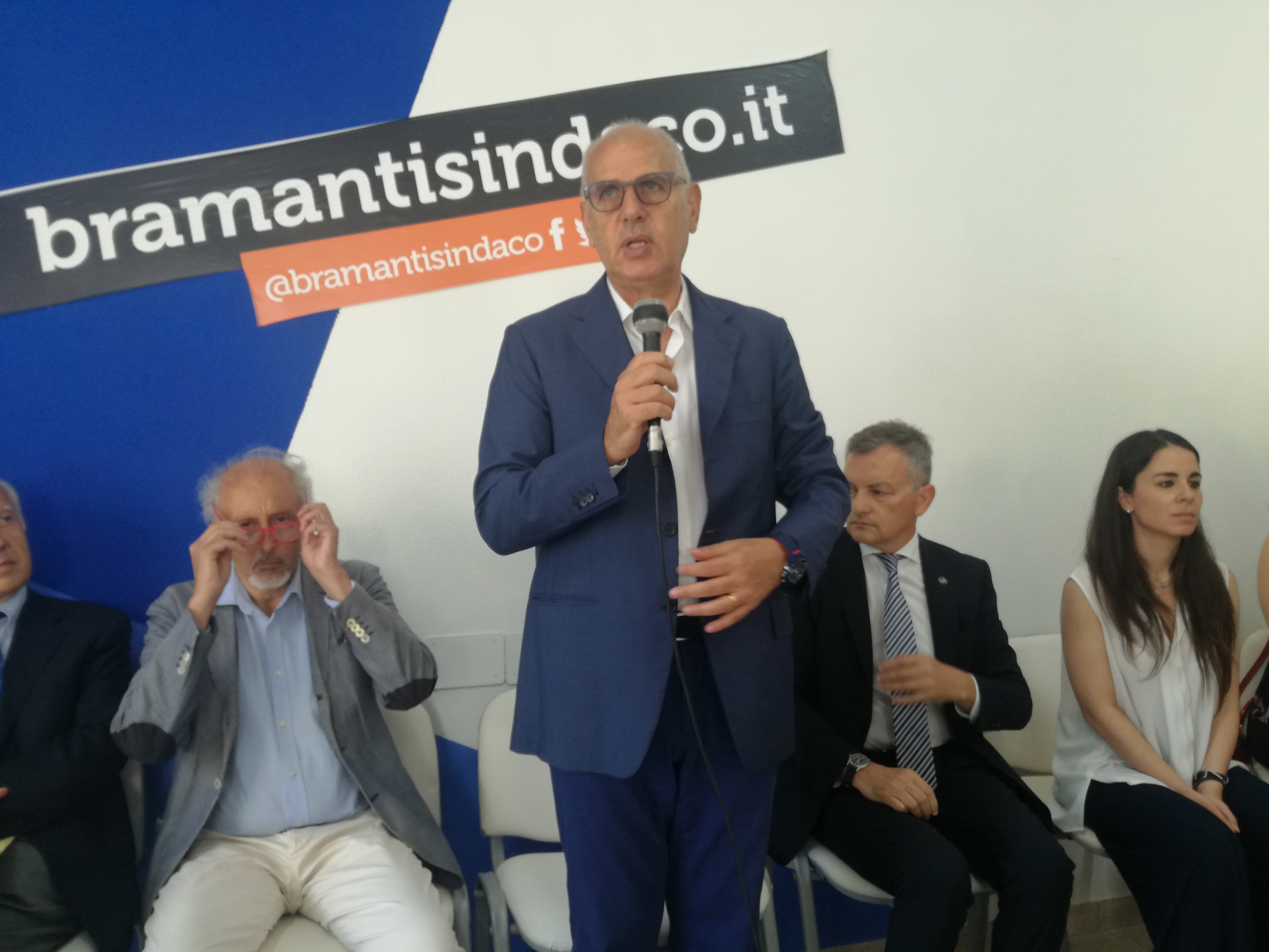 Ballottaggio, Bramanti presenta gli assessori: "Pronti alla rivoluzione della normalità"