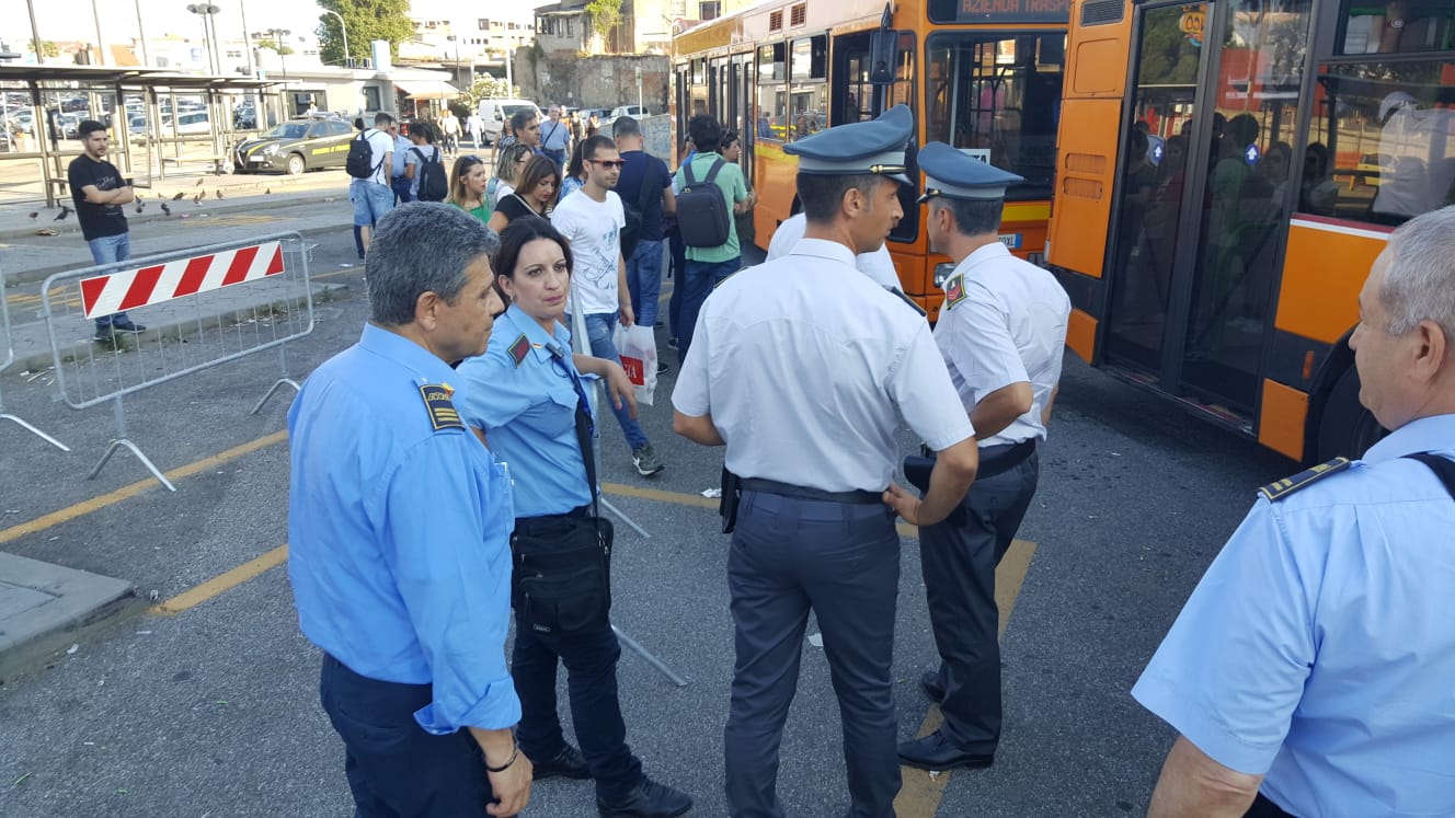 Borseggiatore beffa verificatore Atm: rubato incasso della vendita dei biglietti