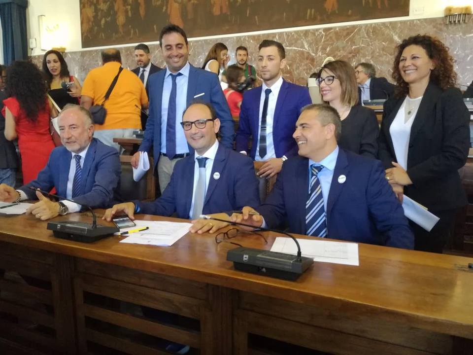 Emergenza rifiuti, i pentastellati: "Vogliamo vederci chiaro"