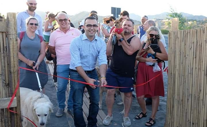 Nasce BauBeach – il primo lido attrezzato per i cani a Santa Teresa di Riva. C’è pure l’intrattenimento