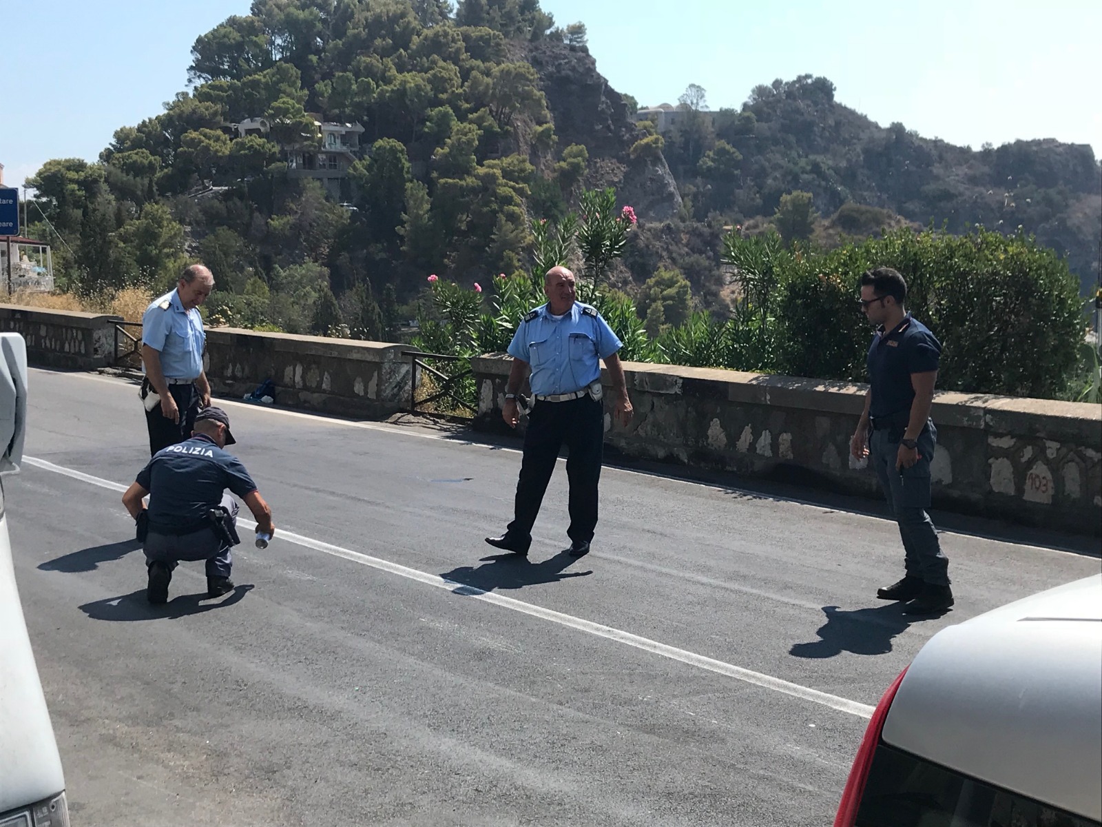 Giovani travolti da un'auto a Taormina: quattro feriti, grave una ragazza