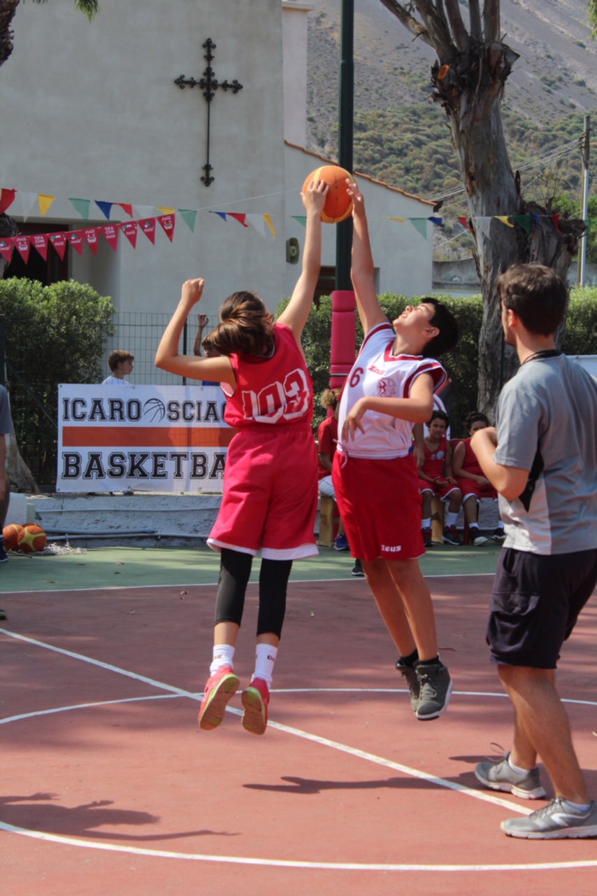 Tanti giovani talenti in vetrina a Vulcano per il “Summer Slam Minibasket”