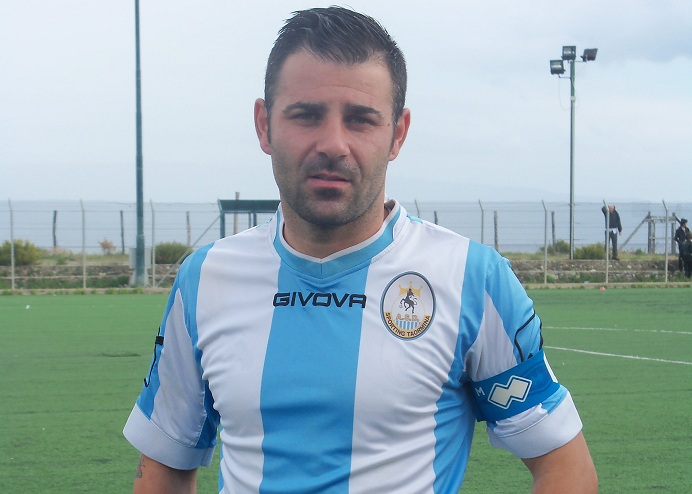 Il bomber taorminese Varrica conteso da 3 club