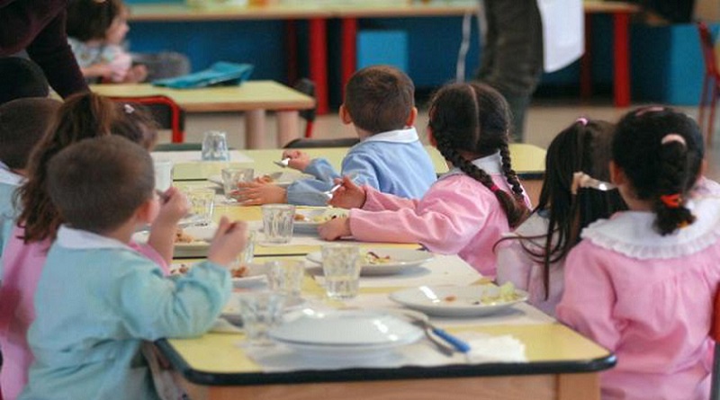 Futuro della refezione scolastica staziona al semaforo rosso. Rinviata la Giunta a venerdì per deciderlo
