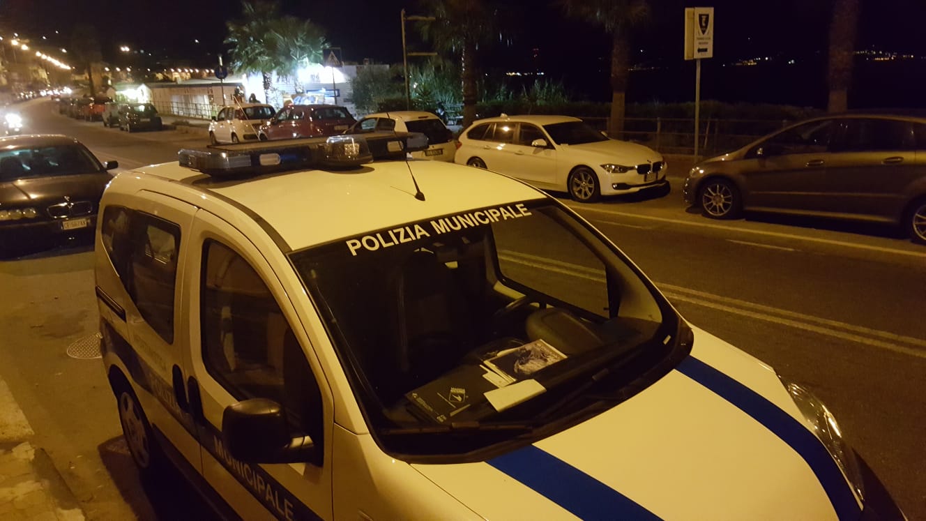 Briga Marina: Tir invade corsia opposta e travolge scooterista