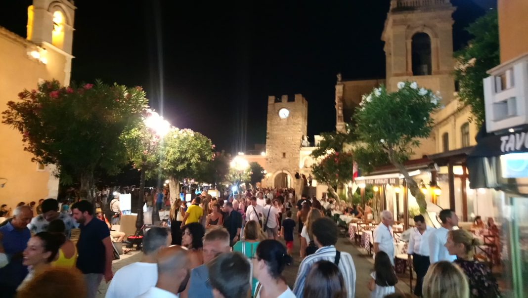 Taormina, il sindaco Bolognari "regolamenta" il commercio