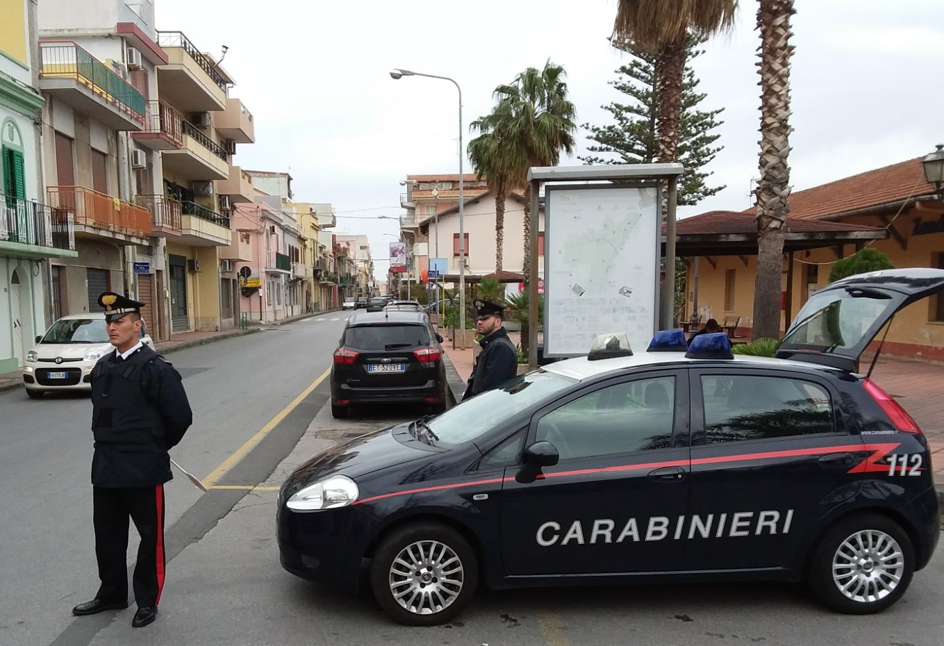 Combustione illecita di rifiuti, due fratelli arrestati a Scaletta