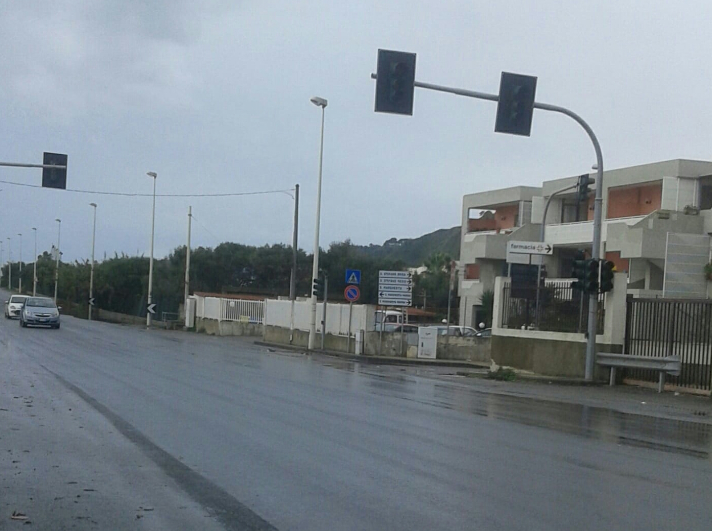 Santa Margherita, scende la pioggia ed il semaforo va di nuovo Ko