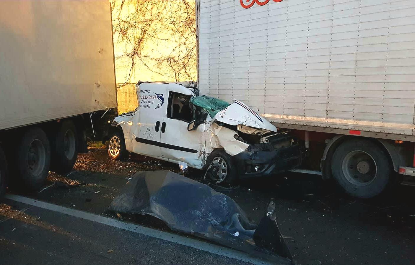 A18, una macchia d'olio potrebbe aver scatenato l'inferno