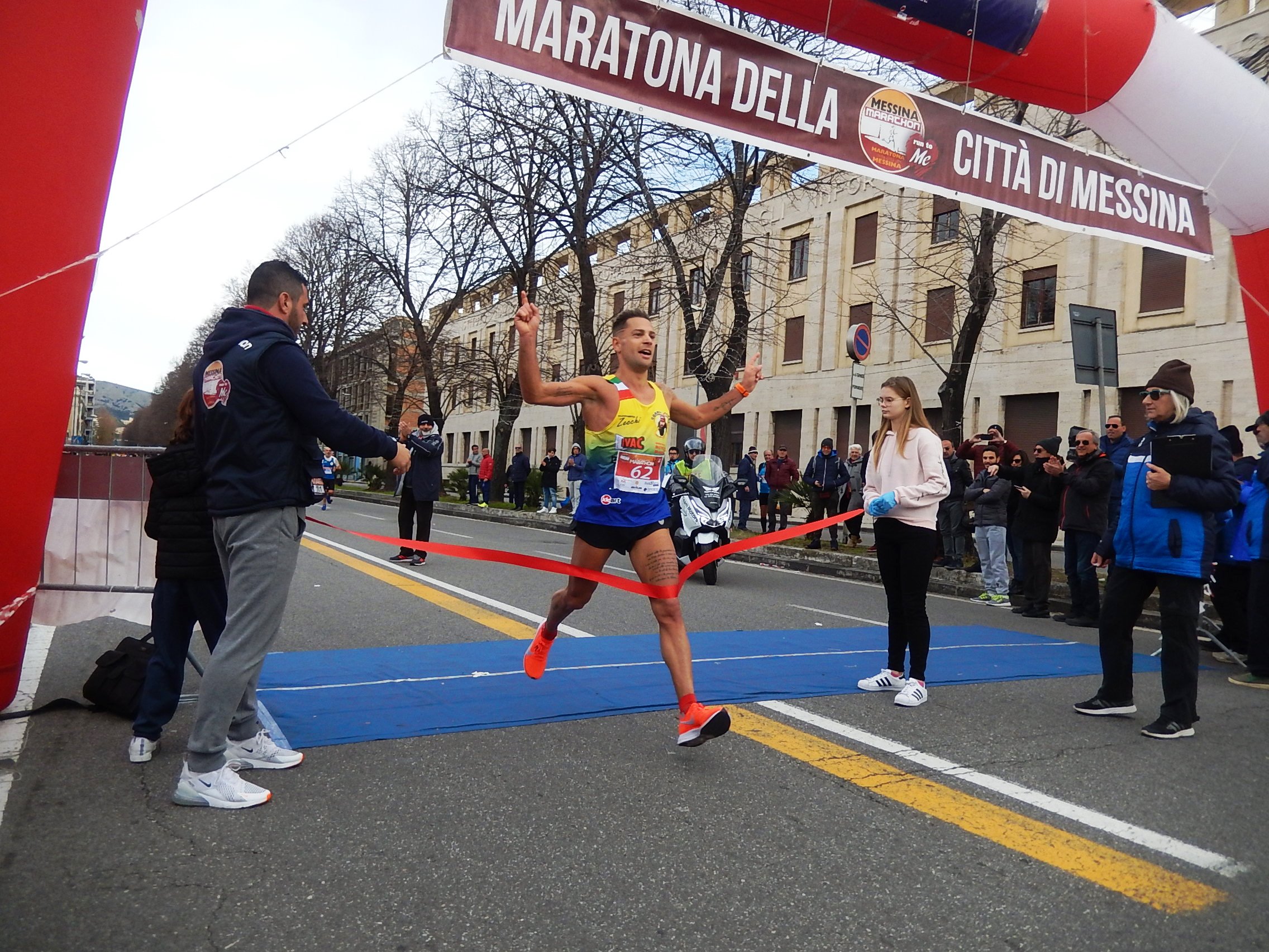 Lotti e Rallo trionfano alla "Messina Marathon", 700 i partecipanti