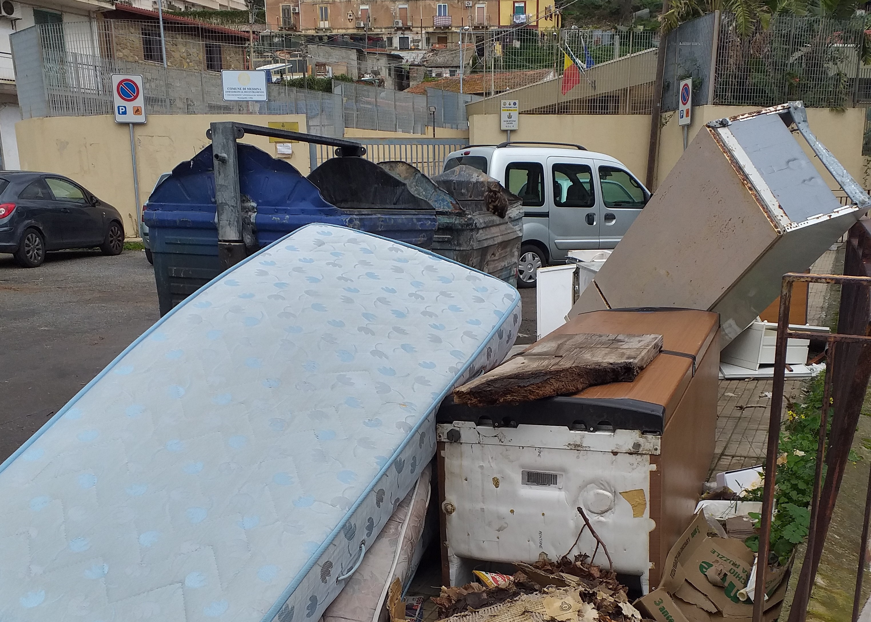 Laimo: "Spettacolo indegno davanti la sede della V Circoscrizione"