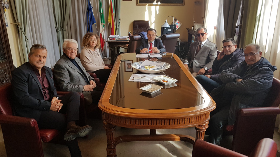 Ex Provincia, De Luca mette in ferie 700 dipendenti