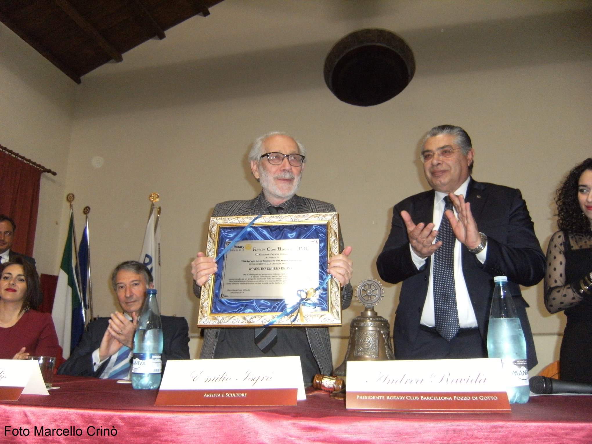 Rotary Club di Barcellona: consegnato il premio alla carriera all'artista Emilio Isgrò
