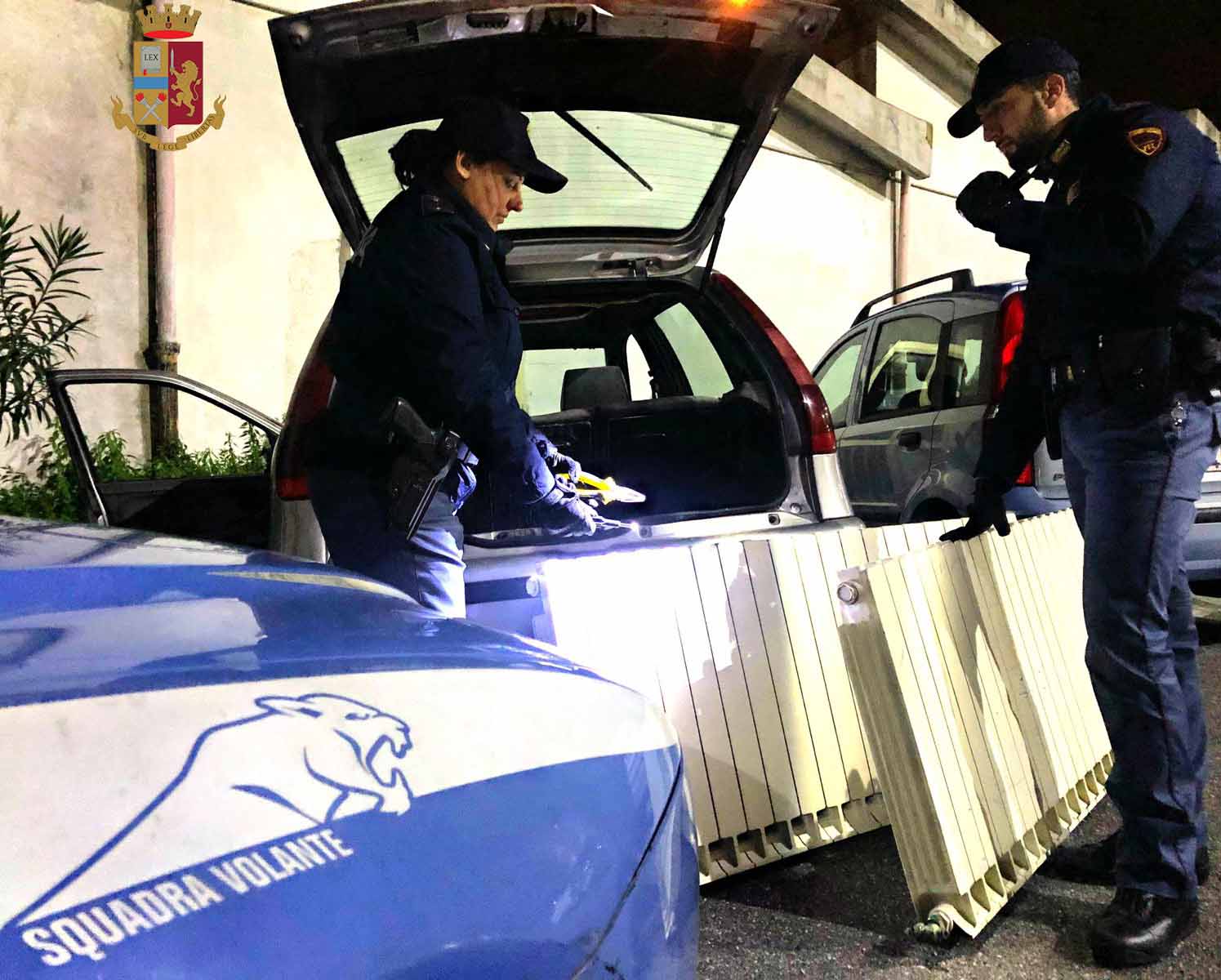 La polizia arresta un ladro di termosifoni, recuperata la refurtiva