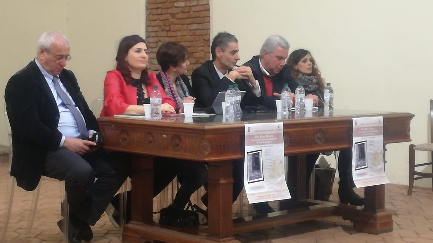 Che commozione alla presentazione del volume Una rosa bianca, liberamente  ispirato al femminicidio di Graziella Recupero