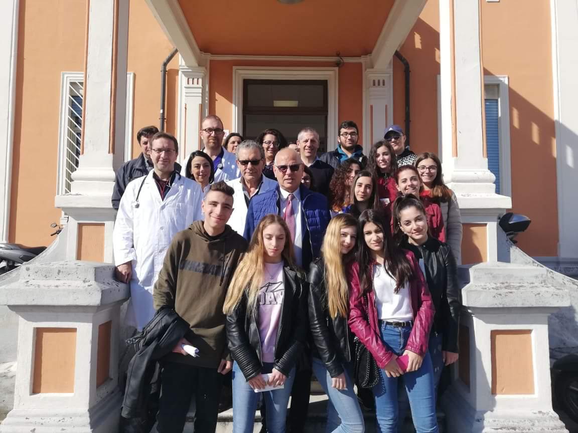 Studenti Ainis in visita al Centro Neurolesi: avviata campagna "cuore-cervello"