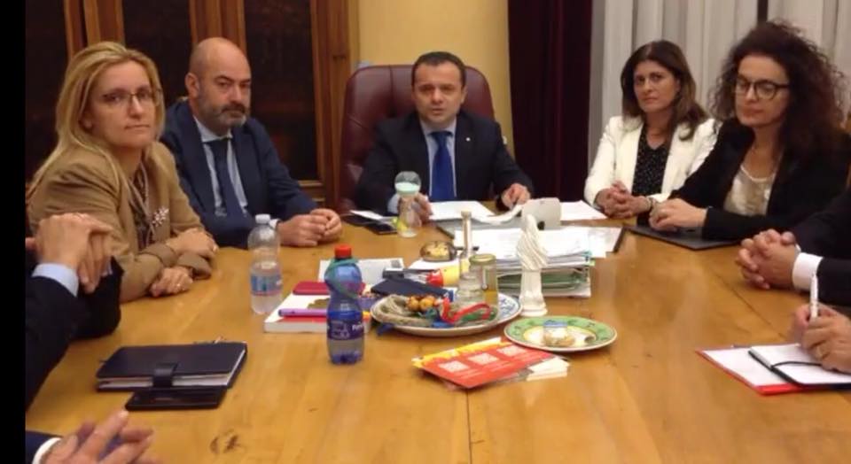 Giunta, solo in 2 in regola con le tasse. De Luca: "Ora sono pagate, fatelo anche voi"