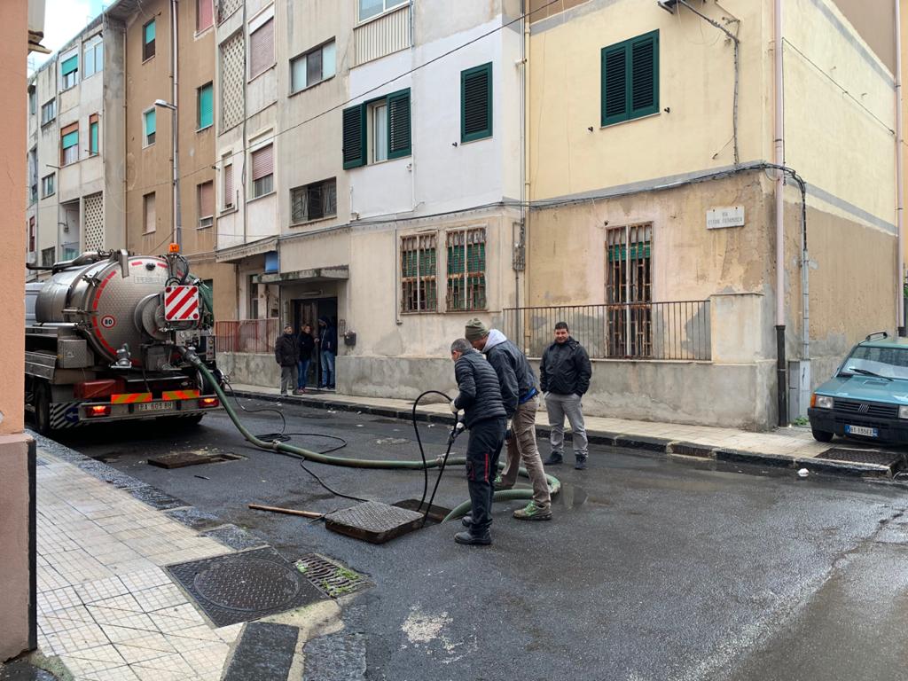 Minissale: riparato guasto a tombino fognario, stop a liquami per strada