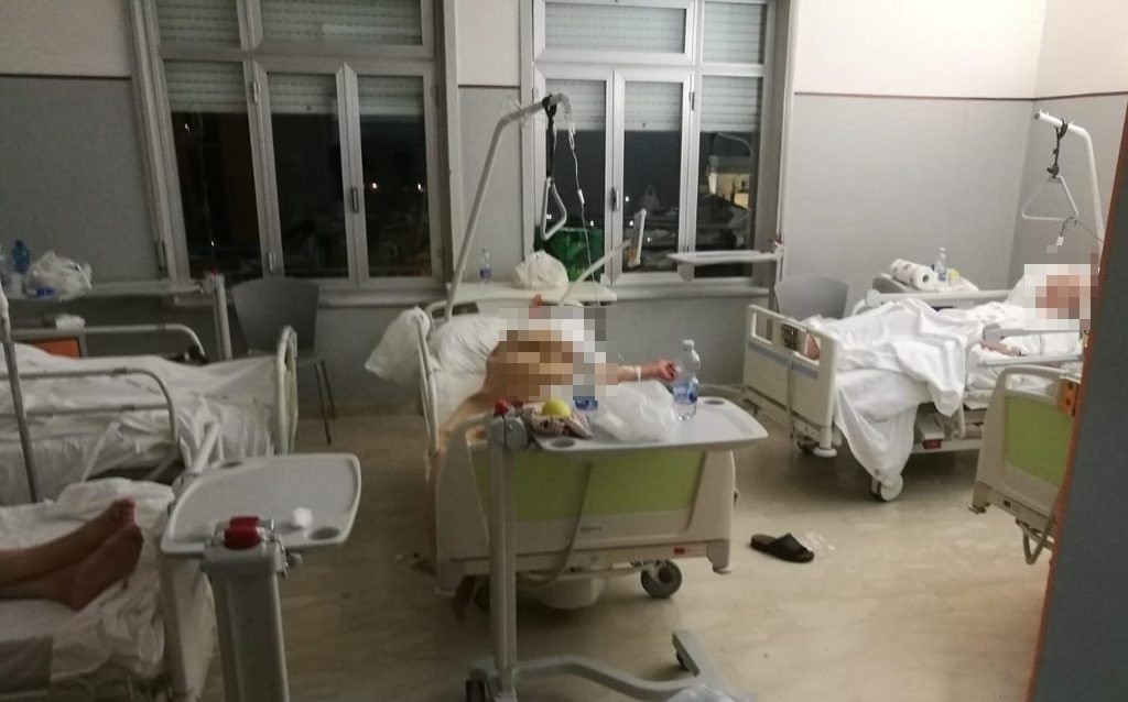 Uil-Fpl, “Il reparto di Medicina dell’ospedale di Taormina è al collasso. Pazienti su lettighe di fortuna