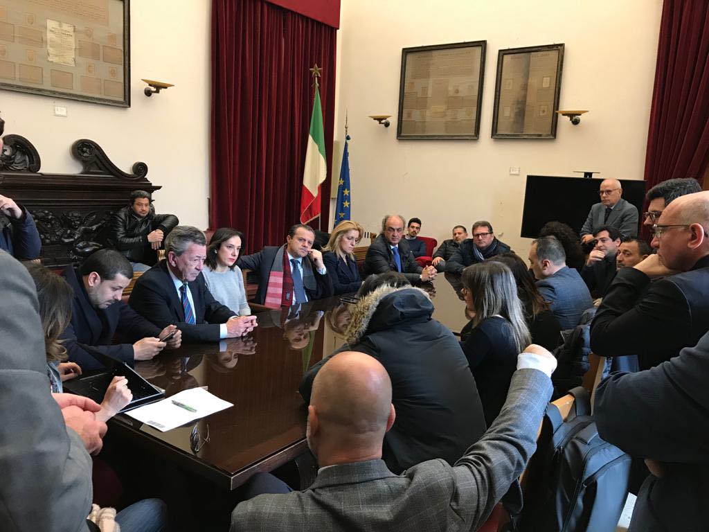 Coronavirus, il sindaco chiama a raccolta le istituzioni: "Aspettiamo confronto con il prefetto"