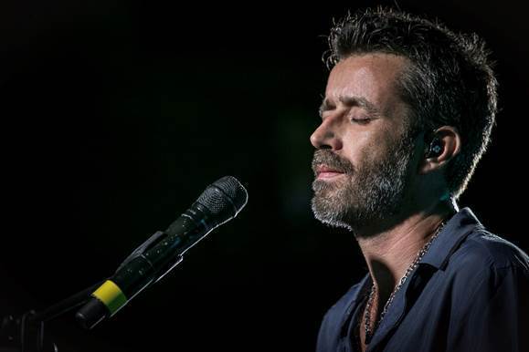 Puntoecapo aggiunge un altro tassello alla programmazione estiva: Silvestri al Teatro Antico
